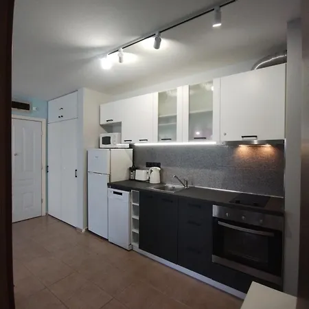 Prestige - Bastet Bs Апартаменти *